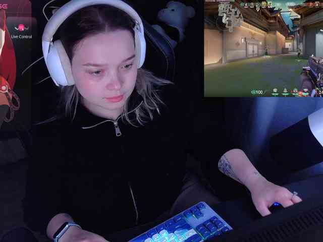AlinaAdams webcam
