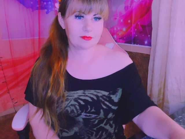 Mifika-1 live cam on BongaCams