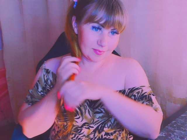 Mifika-1 live cam on BongaCams