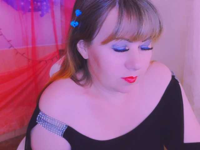 Mifika-1 live cam on BongaCams
