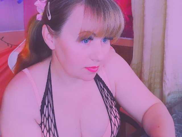 le modèle Mifika-1 est en webcam porno dans un show sur le site bongacams, il possède les tags suivants: White/Caucasian,Blonde,Trimmed