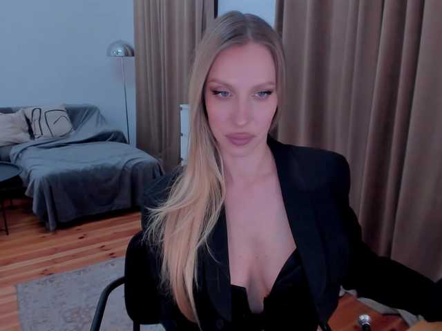 ToxicBlonde's BongaCams show and profile