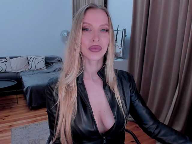 ToxicBlonde live cam on BongaCams