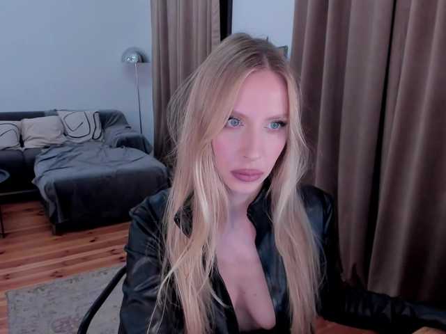 ToxicBlonde live cam on BongaCams