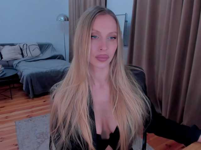 ToxicBlonde's BongaCams show and profile