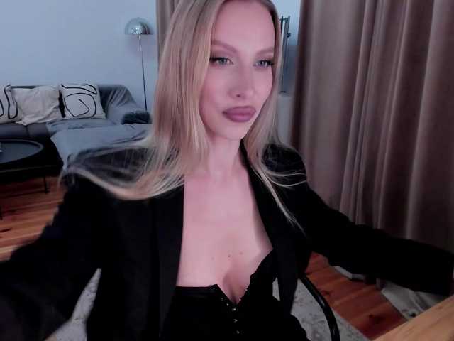 ToxicBlonde live cam on BongaCams