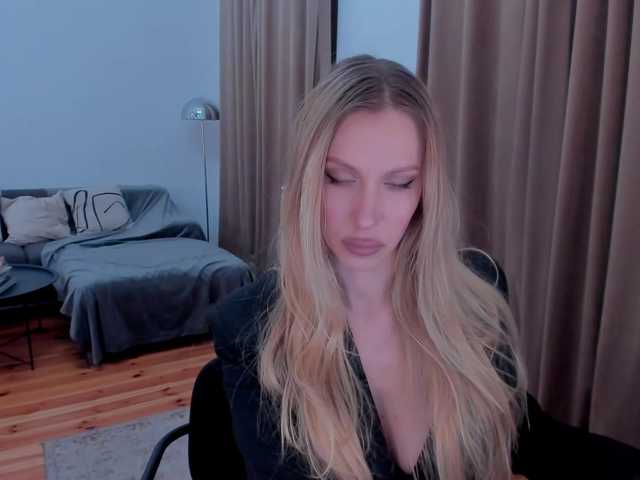  ToxicBlonde chat room