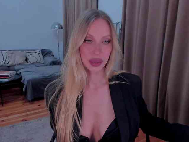 ToxicBlonde webcam