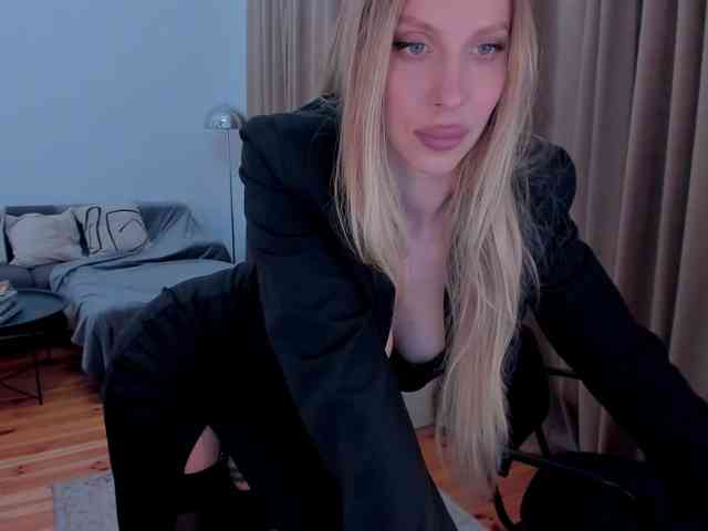 ToxicBlonde webcam