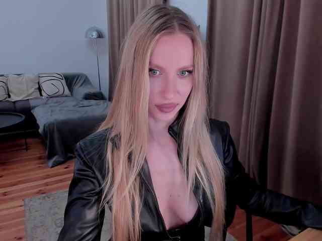 ToxicBlonde webcam