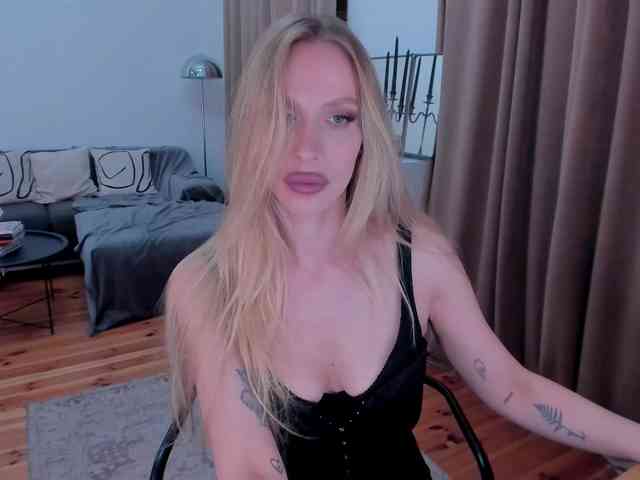 ToxicBlonde webcam