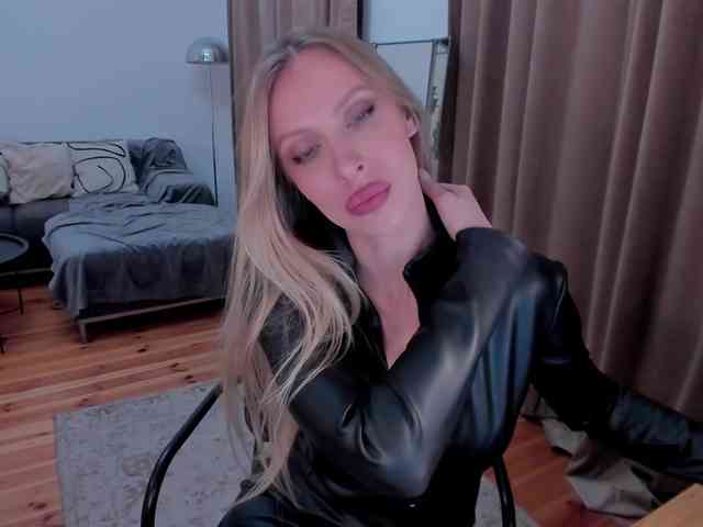 ToxicBlonde webcam