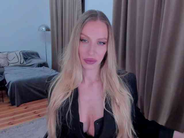 ToxicBlonde webcam