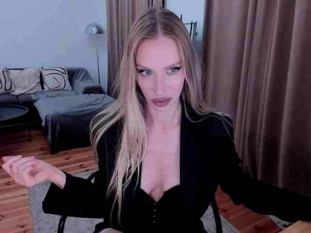 toxicblonde's live room