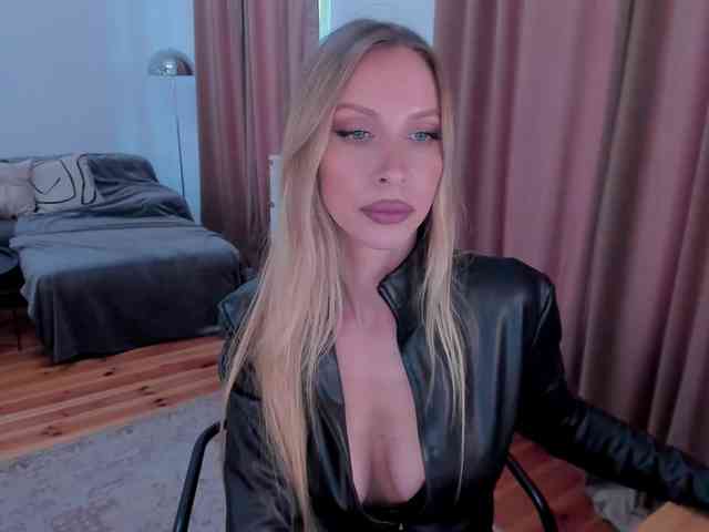 ToxicBlonde webcam