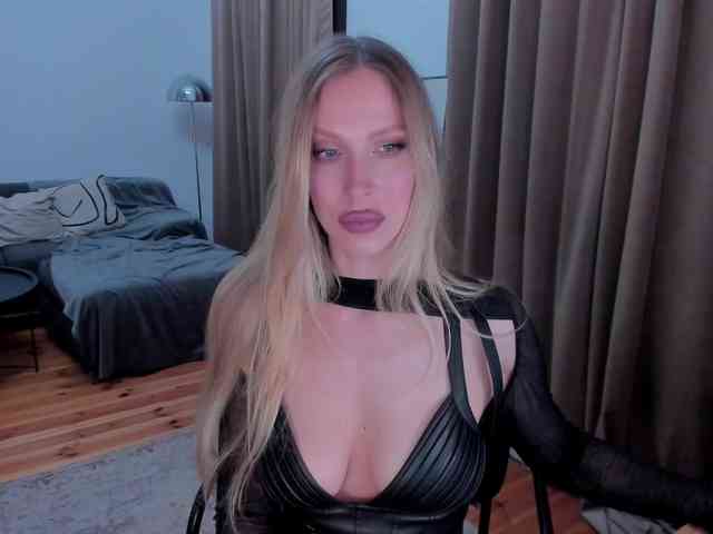 ToxicBlonde webcam