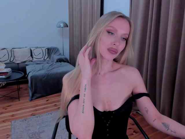 ToxicBlonde webcam