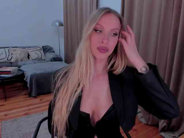ToxicBlonde webcam