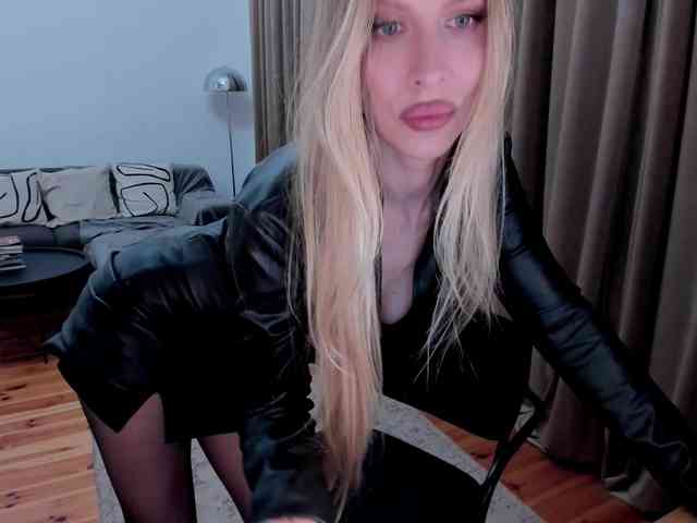 ToxicBlonde webcam