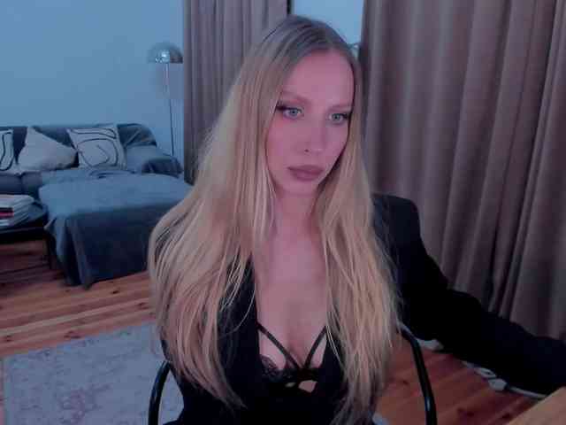 ToxicBlonde webcam