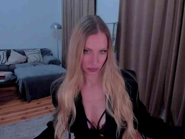 ToxicBlonde webcam
