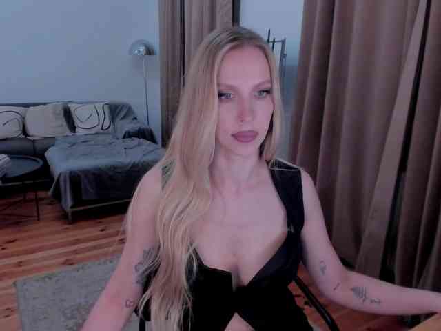 ToxicBlonde webcam