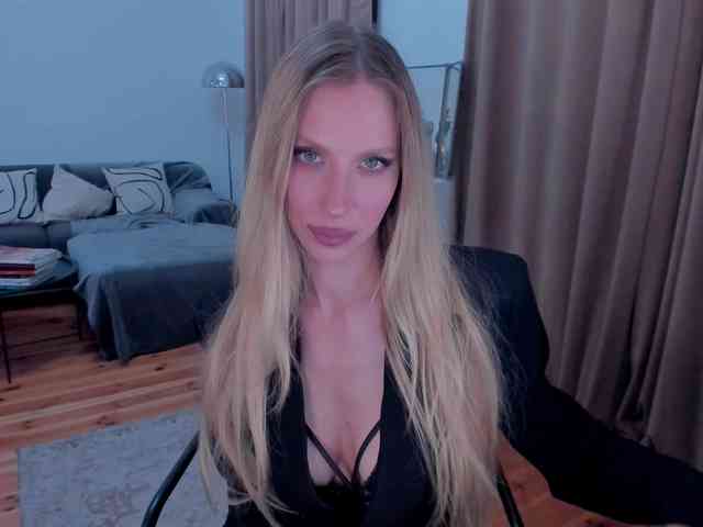 ToxicBlonde webcam