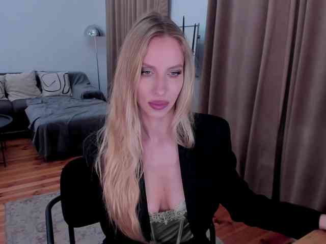 ToxicBlonde webcam
