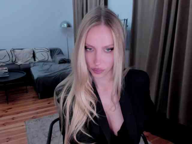 ToxicBlonde webcam