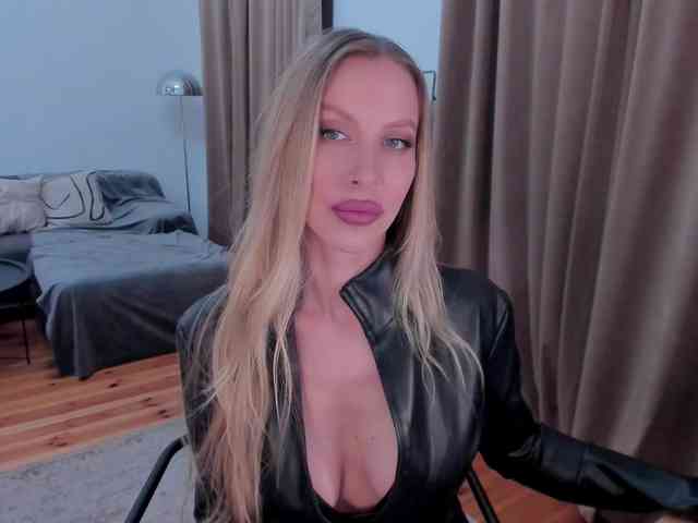 ToxicBlonde webcam