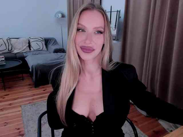 ToxicBlonde webcam
