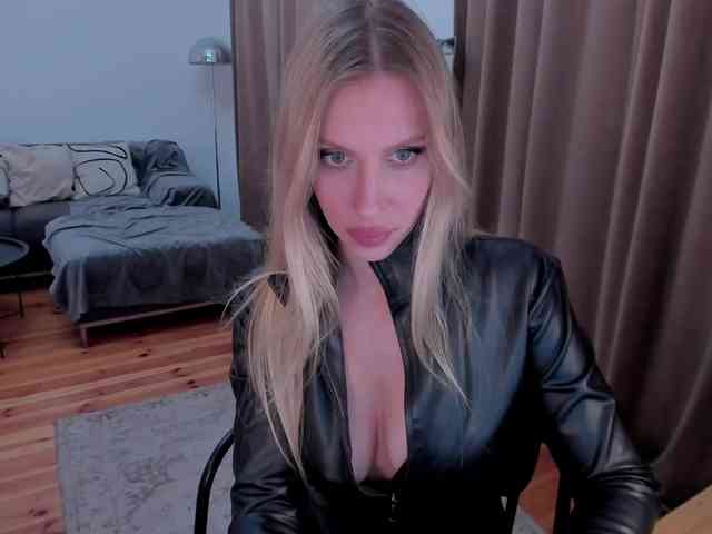 ToxicBlonde webcam