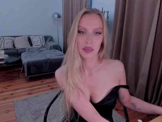 ToxicBlonde webcam
