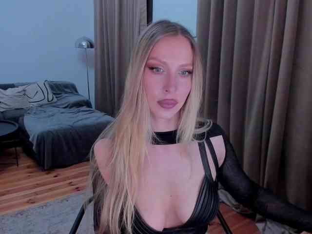 ToxicBlonde webcam