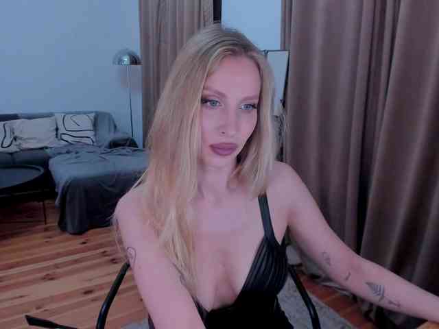 ToxicBlonde webcam