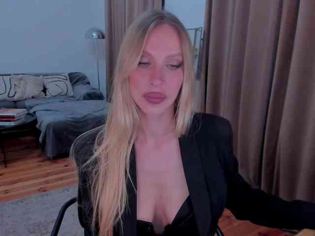 ToxicBlonde webcam