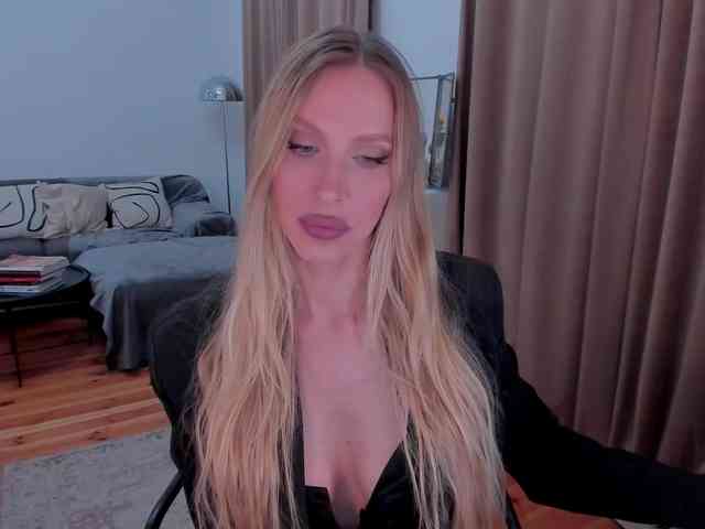 ToxicBlonde webcam
