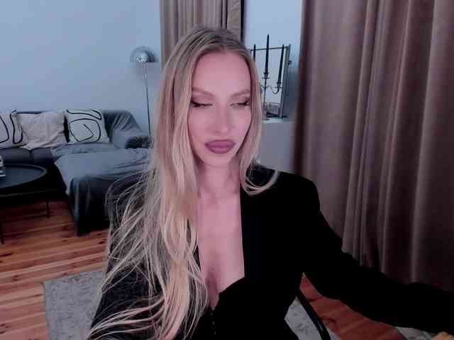 ToxicBlonde webcam