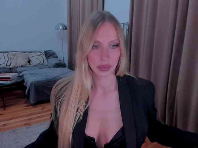 ToxicBlonde webcam