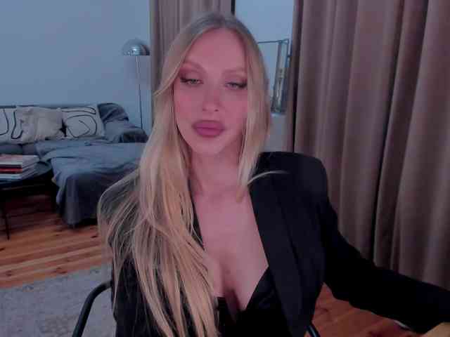 ToxicBlonde webcam