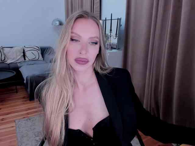 Вебкам-шоу ToxicBlonde