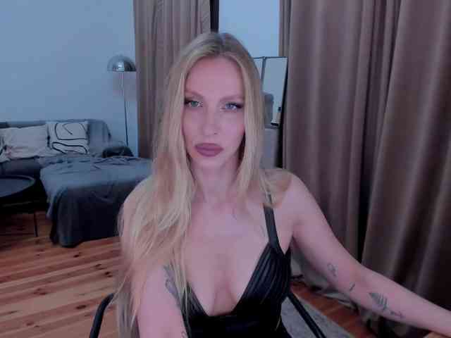 ToxicBlonde webcam