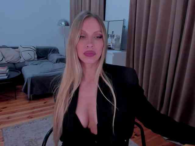 ToxicBlonde webcam