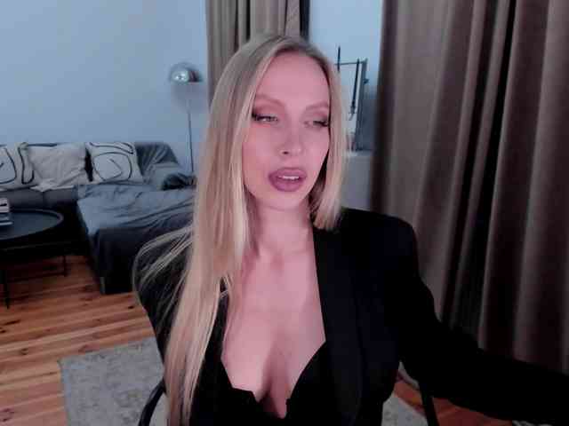 ToxicBlonde webcam