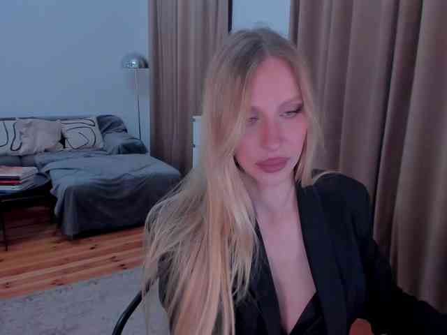 ToxicBlonde webcam