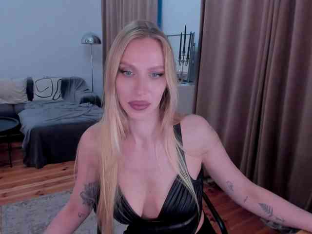 ToxicBlonde webcam