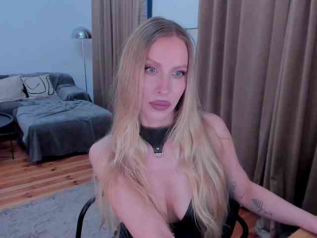 ToxicBlonde webcam