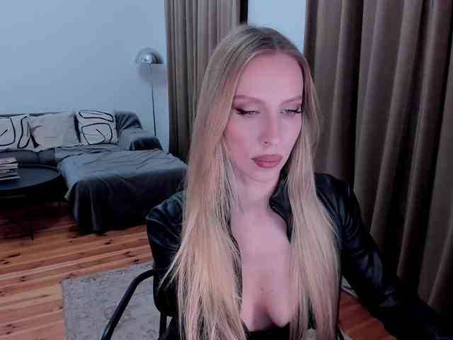 ToxicBlonde webcam