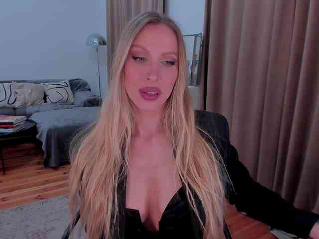 ToxicBlonde webcam