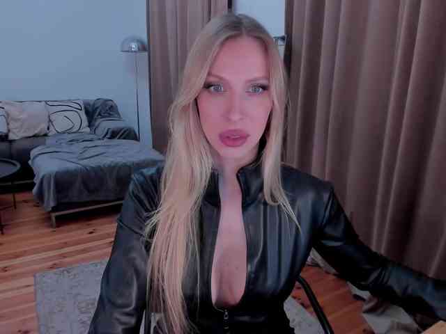 ToxicBlonde webcam
